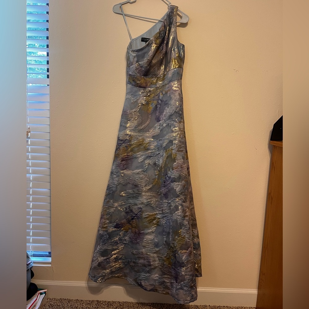 Aiden Mattox Formal Dress, size 2 - Picture 3 of 6